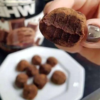 35d20ec8-ff7c-49c9-a256-66f8fdcaab56 Brigadeiro Proteico de Whey e Cacau funcional