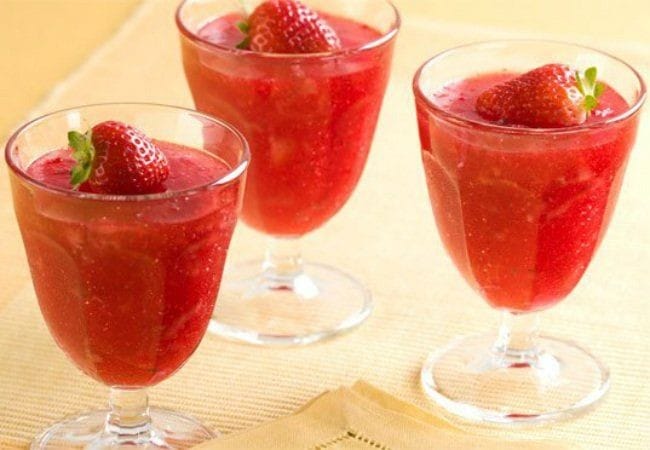 Gelatina-de-morango Gelatina de Morango Diet (leve, refrescante e sem açúcar)